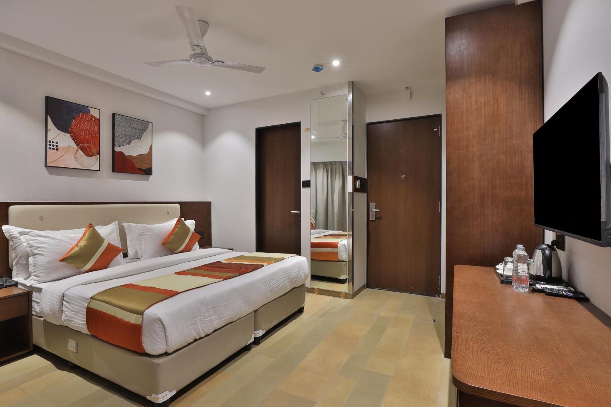 Hotel Elements Surate Extérieur photo