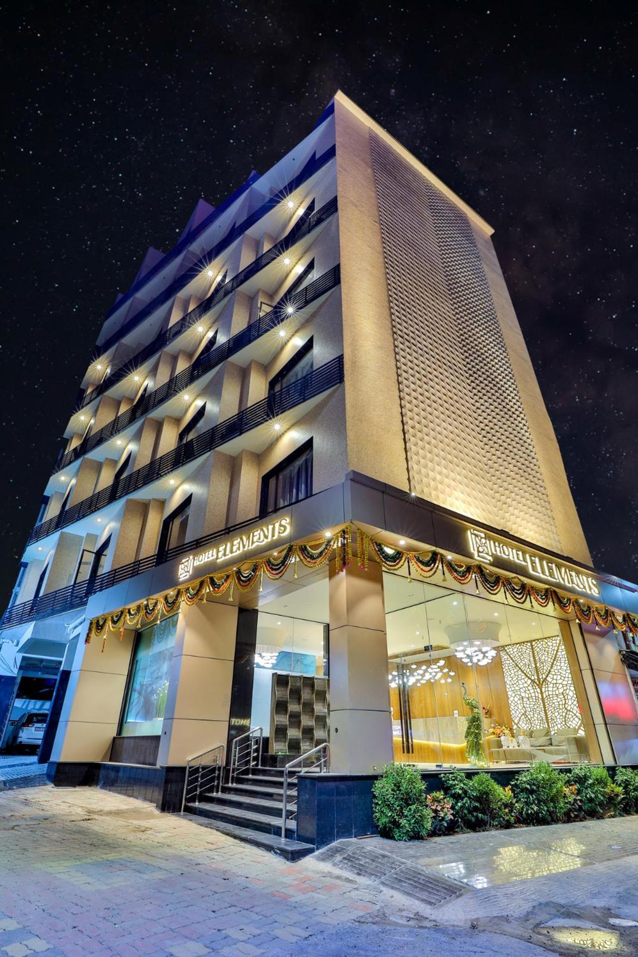 Hotel Elements Surate Extérieur photo