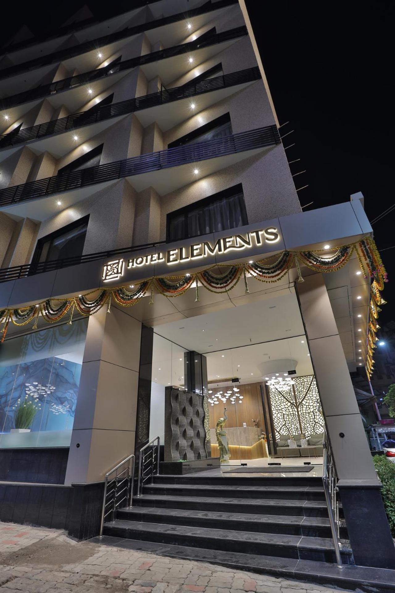 Hotel Elements Surate Extérieur photo
